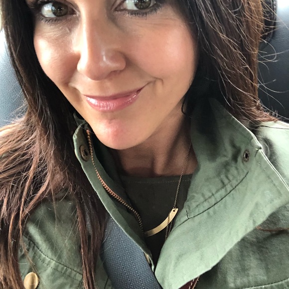 Meet your Posher, Chrissy - Picture 3 of 16